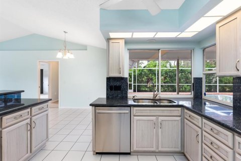 House in Sarasota, Florida 3 bedrooms, 202.16 sq.m. № 1518201 - photo 11