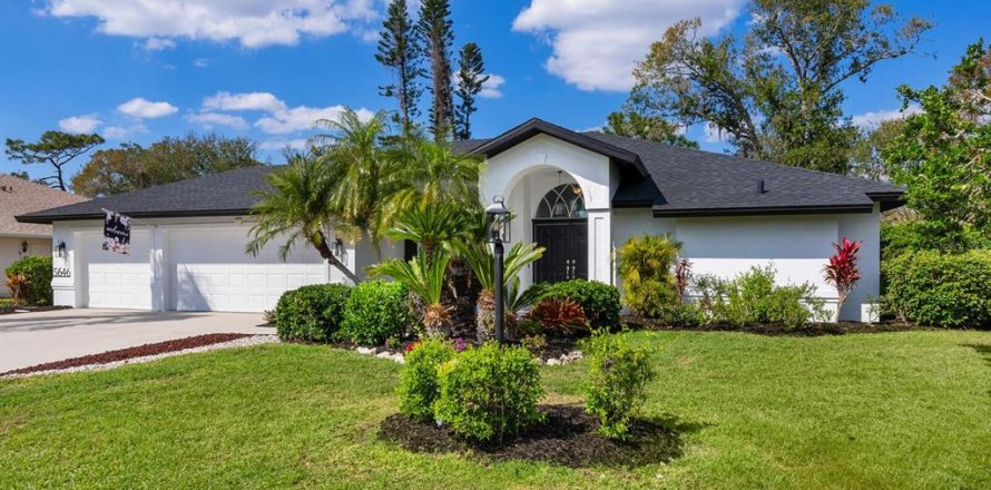 House in Sarasota, Florida 3 bedrooms, 202.16 sq.m. № 1518201
