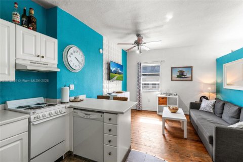 Copropriété à vendre à Miami Beach, Floride: 39.02 m2 № 1974607 - photo 2