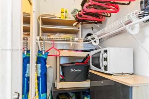 Copropriété à vendre à Miami Beach, Floride: 39.02 m2 № 1974607 - photo 10