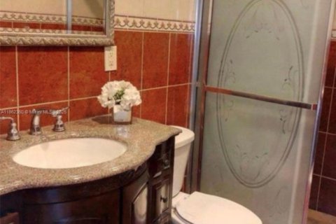 Condo in North Miami, Florida, 1 bedroom  № 1890825 - photo 7