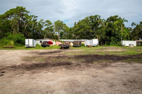 Commercial property in Sarasota, Florida 119.1 sq.m. № 2298572 - photo 3