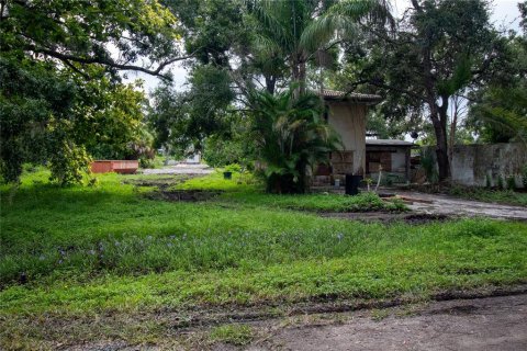 Commercial property in Sarasota, Florida 119.1 sq.m. № 2298572 - photo 16