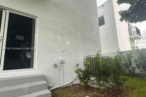 House in Fort Lauderdale, Florida 3 bedrooms, 153.29 sq.m. № 1919982 - photo 15