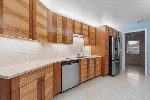 Купить виллу или дом в Сарасота, Флорида 8 комнат, 158.86м2, № 1836862 - фото 17