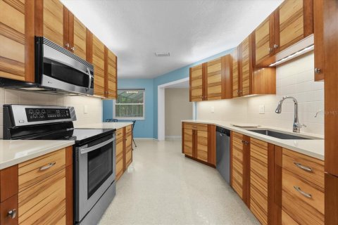 Купить виллу или дом в Сарасота, Флорида 8 комнат, 158.86м2, № 1836862 - фото 4