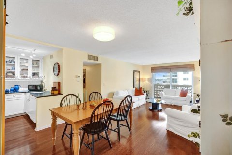 Купить кондоминиум в Холливуд, Флорида 2 спальни, 97.55м2, № 1990859 - фото 7