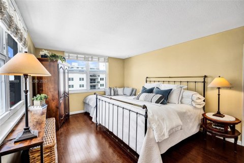 Купить кондоминиум в Холливуд, Флорида 2 спальни, 97.55м2, № 1990859 - фото 11