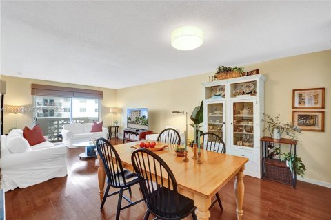 Купить кондоминиум в Холливуд, Флорида 2 спальни, 97.55м2, № 1990859 - фото 8