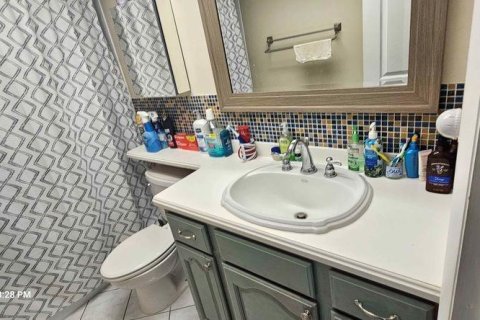 Condo in Redington Shores, Florida, 1 bedroom  № 1534934 - photo 11