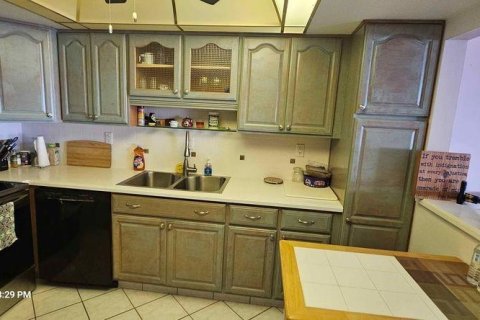 Condo in Redington Shores, Florida, 1 bedroom  № 1534934 - photo 9