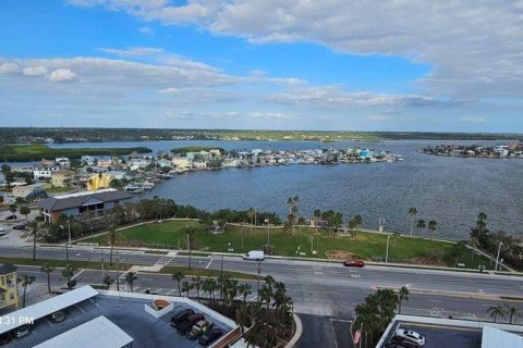 Condo in Redington Shores, Florida, 1 bedroom  № 1534934 - photo 3