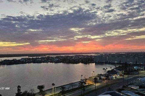 Condo in Redington Shores, Florida, 1 bedroom  № 1534934 - photo 5