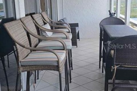 Condo in Redington Shores, Florida, 1 bedroom  № 1534934 - photo 13