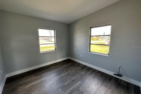 Villa ou maison à louer à Port Charlotte, Floride: 2 chambres, 60.2 m2 № 1833054 - photo 6