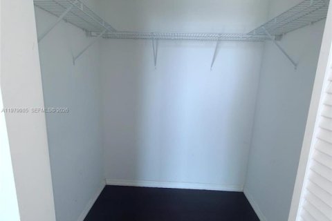 Снять в аренду кондоминиум в Майами, Флорида 2 спальни, 130.06м2, № 2046728 - фото 10