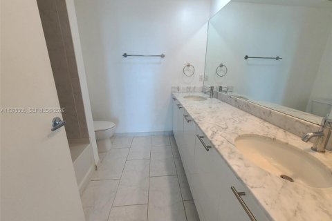 Снять в аренду кондоминиум в Майами, Флорида 2 спальни, 130.06м2, № 2046728 - фото 16