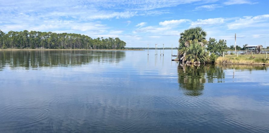 Land in Lynn Haven, Florida № 558769