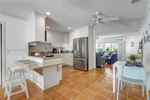Immobilier commercial à vendre à Vero Beach, Floride: 287.9 m2 № 2268530 - photo 25
