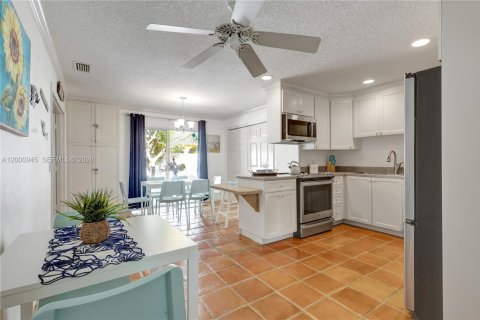 Immobilier commercial à vendre à Vero Beach, Floride: 287.9 m2 № 2268530 - photo 24