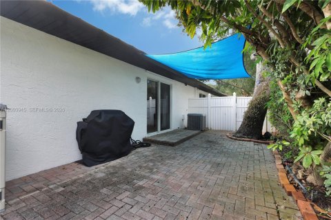 Immobilier commercial à vendre à Vero Beach, Floride: 287.9 m2 № 2268530 - photo 19