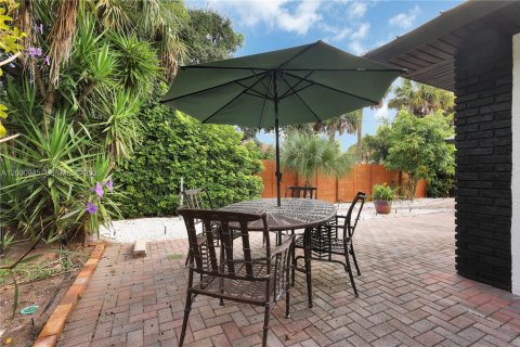 Immobilier commercial à vendre à Vero Beach, Floride: 287.9 m2 № 2268530 - photo 18