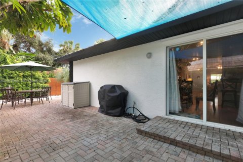 Immobilier commercial à vendre à Vero Beach, Floride: 287.9 m2 № 2268530 - photo 17