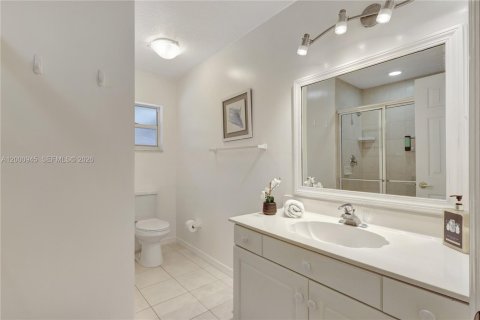 Immobilier commercial à vendre à Vero Beach, Floride: 287.9 m2 № 2268530 - photo 13