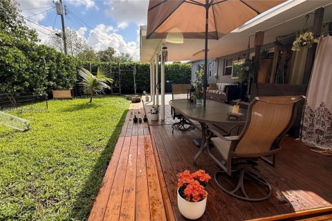 Villa ou maison à louer à Miami, Floride: 3 chambres, 99.41 m2 № 2066566 - photo 28