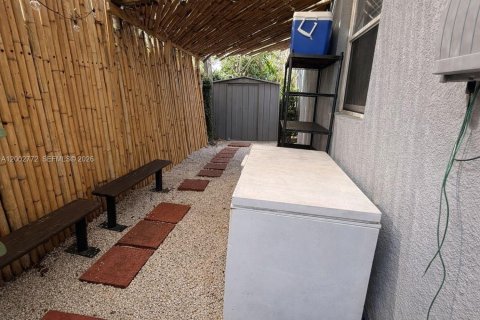 Villa ou maison à louer à Miami, Floride: 3 chambres, 99.41 m2 № 2066566 - photo 7