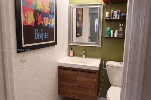 Villa ou maison à louer à Miami, Floride: 3 chambres, 99.41 m2 № 2066566 - photo 21