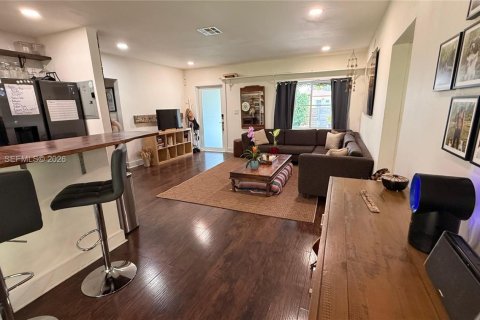 Villa ou maison à louer à Miami, Floride: 3 chambres, 99.41 m2 № 2066566 - photo 9