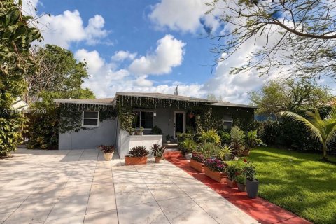 Villa ou maison à Miami, Floride 3 chambres, 99.41 m2 № 2066566