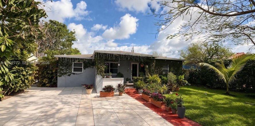 Villa ou maison à Miami, Floride 3 chambres, 99.41 m2 № 2066566