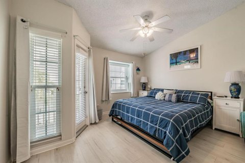 Touwnhouse à vendre à Redington Shores, Floride: 2 chambres, 114.92 m2 № 2212074 - photo 23