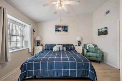Touwnhouse à vendre à Redington Shores, Floride: 2 chambres, 114.92 m2 № 2212074 - photo 28