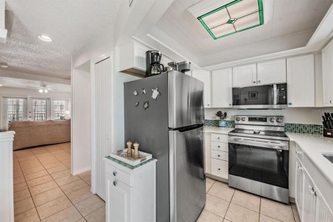 Touwnhouse à vendre à Redington Shores, Floride: 2 chambres, 114.92 m2 № 2212074 - photo 17