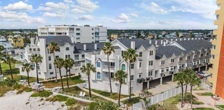 Touwnhouse à Redington Shores, Floride 2 chambres, 114.92 m2 № 2212074