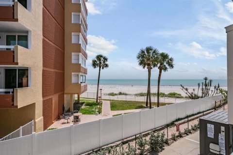 Touwnhouse à vendre à Redington Shores, Floride: 2 chambres, 114.92 m2 № 2212074 - photo 16