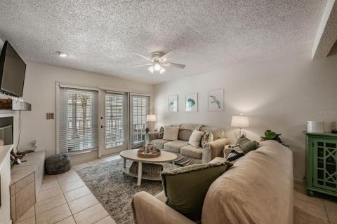 Touwnhouse à vendre à Redington Shores, Floride: 2 chambres, 114.92 m2 № 2212074 - photo 8