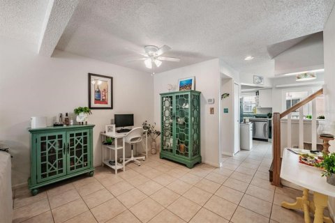 Touwnhouse à vendre à Redington Shores, Floride: 2 chambres, 114.92 m2 № 2212074 - photo 13