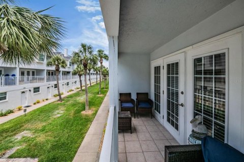 Touwnhouse à vendre à Redington Shores, Floride: 2 chambres, 114.92 m2 № 2212074 - photo 27