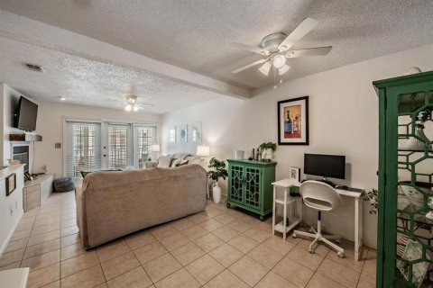 Touwnhouse à vendre à Redington Shores, Floride: 2 chambres, 114.92 m2 № 2212074 - photo 11