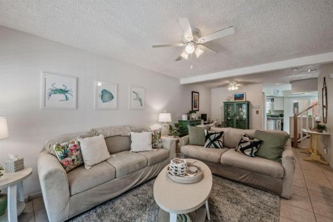 Touwnhouse à vendre à Redington Shores, Floride: 2 chambres, 114.92 m2 № 2212074 - photo 10
