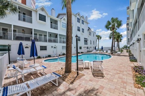 Touwnhouse à vendre à Redington Shores, Floride: 2 chambres, 114.92 m2 № 2212074 - photo 3