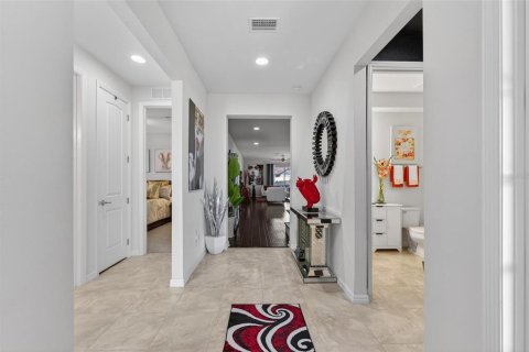 House in Riverview, Florida 6 bedrooms, 397.25 sq.m. № 2091894 - photo 23
