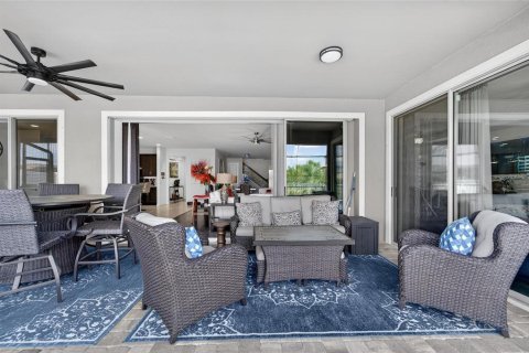 House in Riverview, Florida 6 bedrooms, 397.25 sq.m. № 2091894 - photo 17