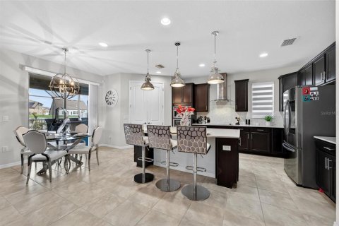 House in Riverview, Florida 6 bedrooms, 397.25 sq.m. № 2091894 - photo 3