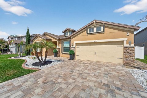 House in Riverview, Florida 6 bedrooms, 397.25 sq.m. № 2091894 - photo 2