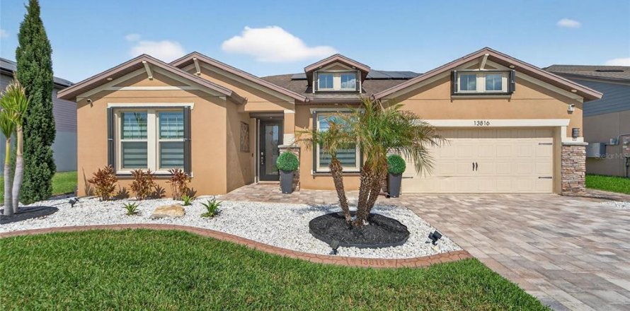 House in Riverview, Florida 6 bedrooms, 397.25 sq.m. № 2091894